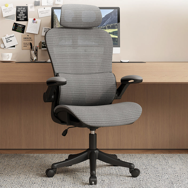 Chaise de bureau courbée moderne minimaliste à cinq branches en acier et maille de nylon avec dossier et accoudoirs pour bureau à domicile 