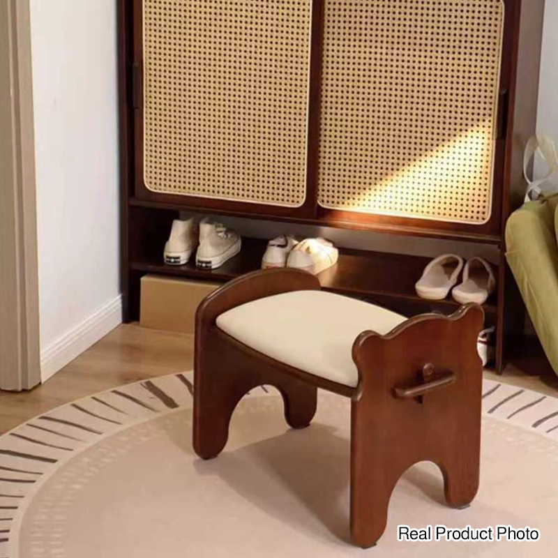 Moderne kreative rechteckige Schuhbank aus Kautschukholz und PU-Leder im Bärendesign mit 1/2 Ablage für das Wohnzimmer 