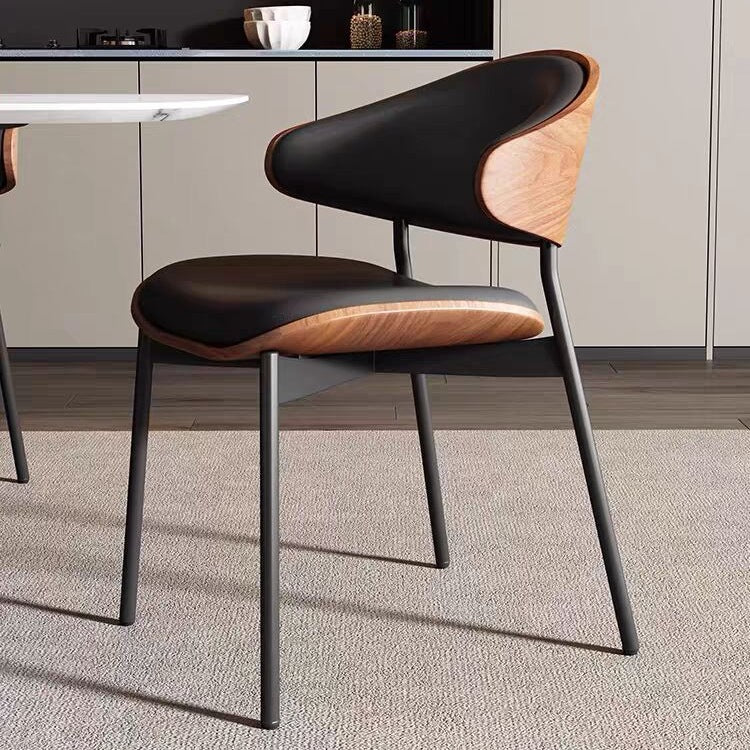 Chaise de salle à manger moderne minimaliste avec dossier carré incurvé en cuir synthétique et métal en feuille 