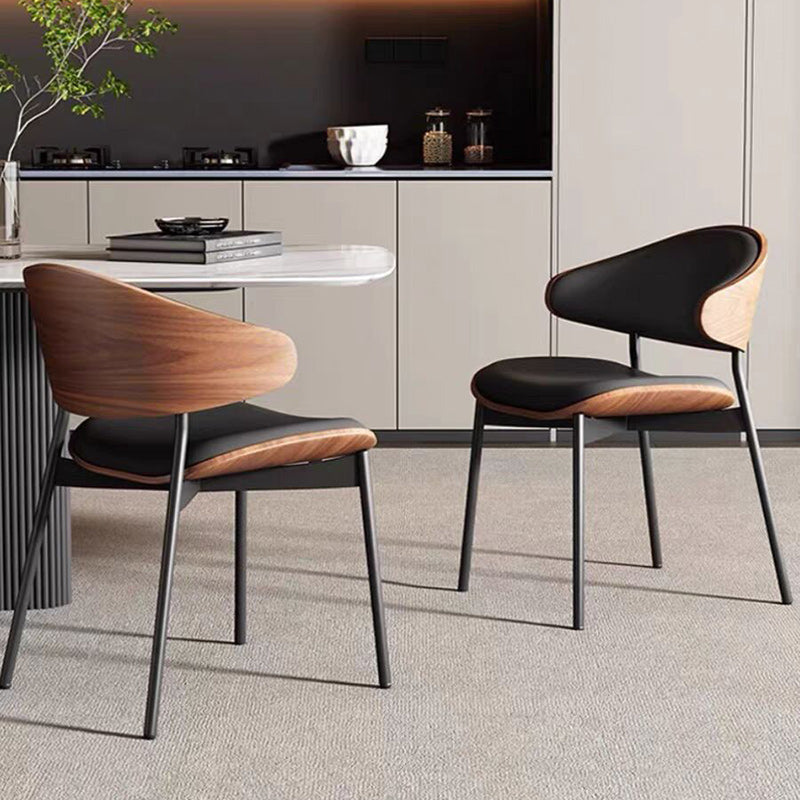 Chaise de salle à manger moderne minimaliste avec dossier carré incurvé en cuir synthétique et métal en feuille 