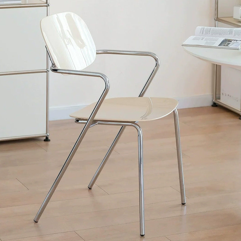 Moderner minimalistischer rechteckiger Stuhl aus PC und Eisen mit Rückenlehne und Armlehnen für das Wohnzimmer 