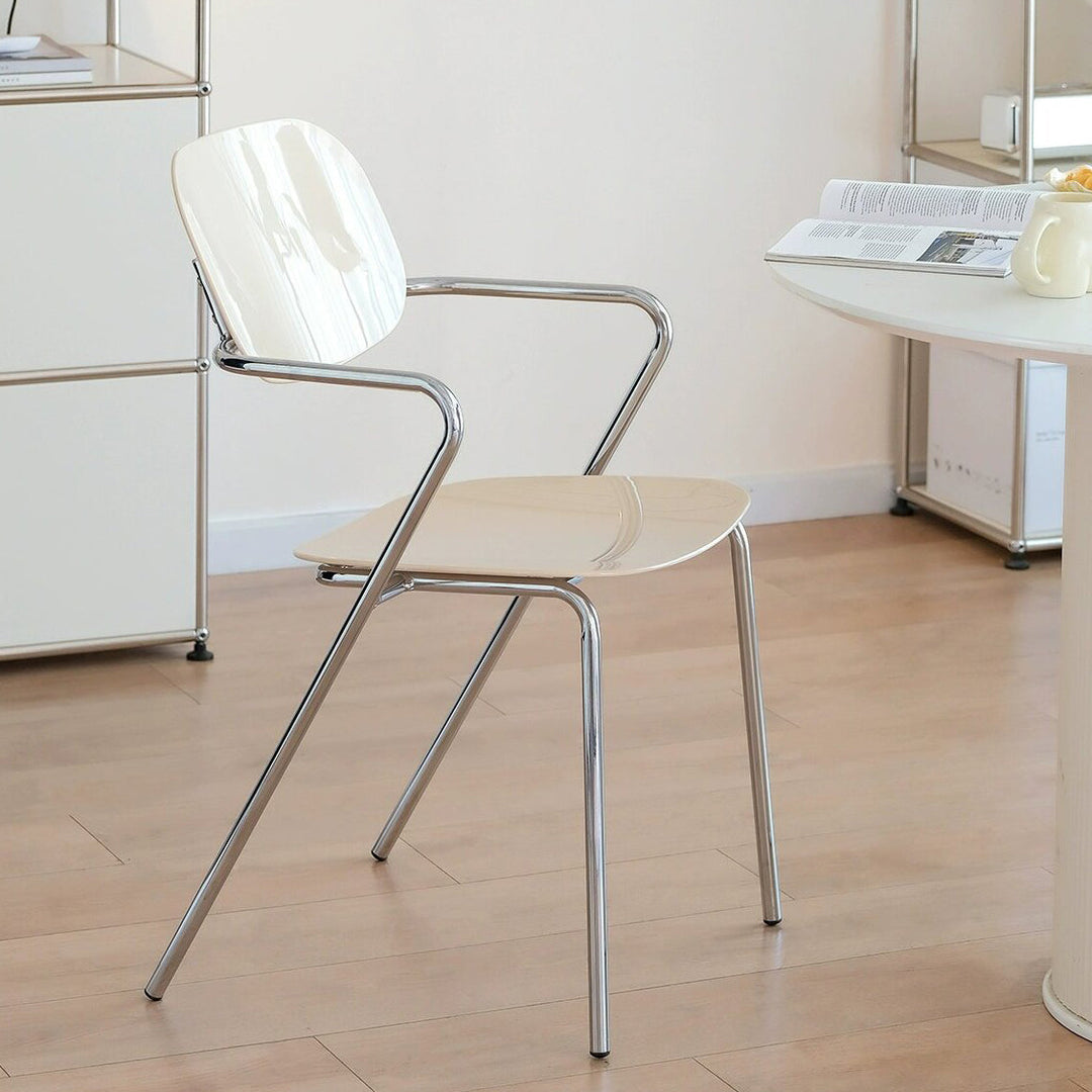 Moderner minimalistischer rechteckiger Stuhl aus PC und Eisen mit Rückenlehne und Armlehnen für das Wohnzimmer 