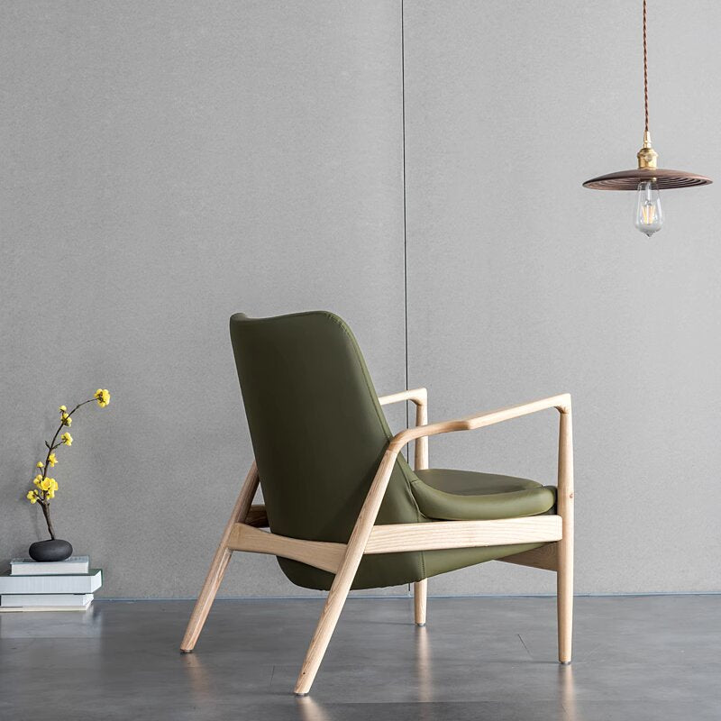 Silla de acento rectangular de madera y cuero nórdica contemporánea con respaldo y reposabrazos para sala de estar 