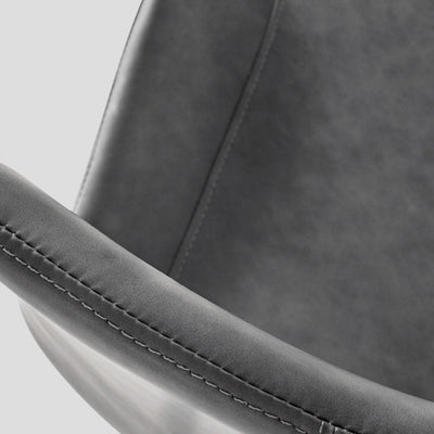 Moderner minimalistischer ovaler Eisenlederstuhl mit Rückenlehne ohne Armlehnen für das Wohnzimmer 