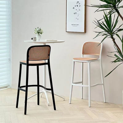 Zeitgenössischer nordischer quadratischer PP-Kunststoff-Barhocker mit Rückenlehne und Fußstütze für das Esszimmer 