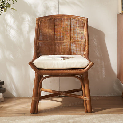 Chaise de salle à manger carrée en rotin tissé traditionnel japonais avec dossier et accoudoirs 