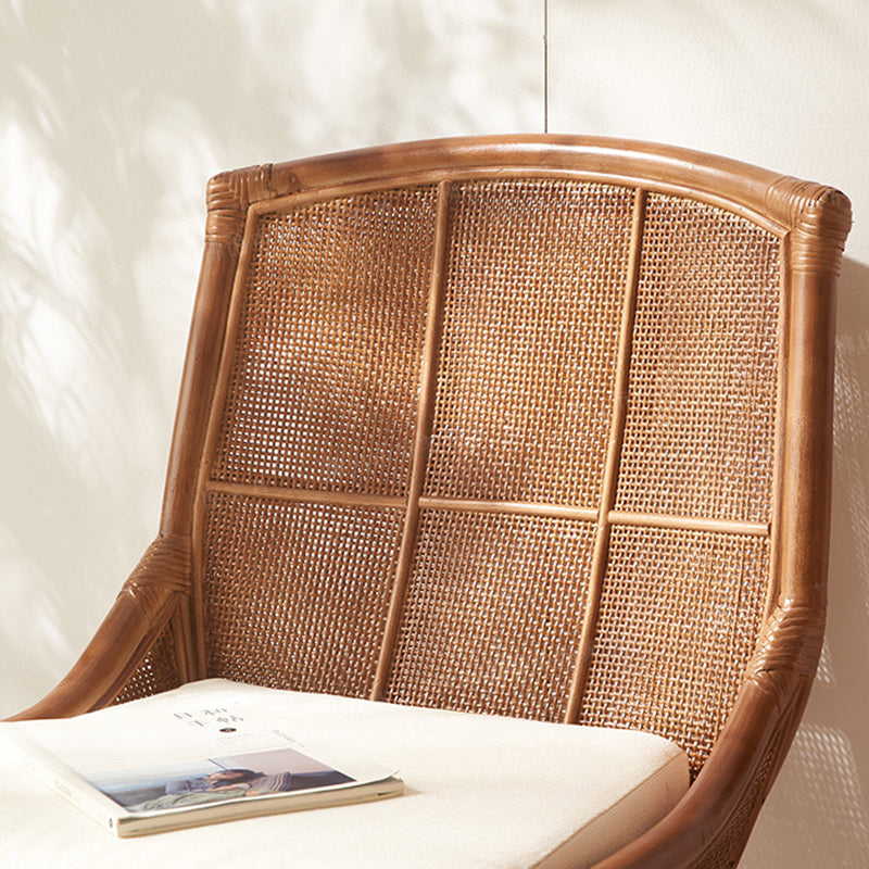 Chaise de salle à manger carrée en rotin tissé traditionnel japonais avec dossier et accoudoirs 