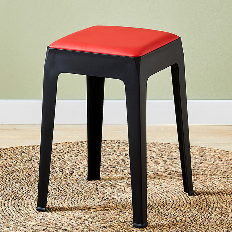 Moderner minimalistischer quadratischer Barhocker aus gepolstertem PU-Leder und PP-Kunststoff für das Esszimmer 