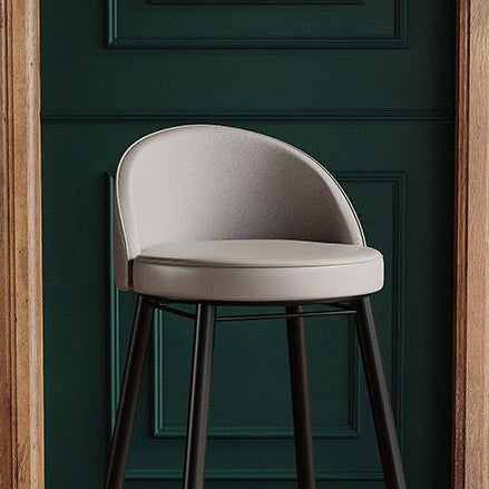 Zeitgenössischer nordischer Eisen-Barhocker mit gebogenem, niedrigem Rücken und gepolstertem Sitz für das Esszimmer 
