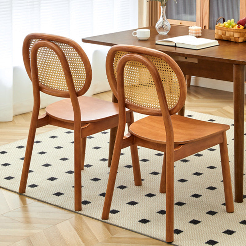 Moderner minimalistischer quadratischer gebogener Holz-Rattan-Esszimmerstuhl mit Rückenlehne für das Esszimmer 