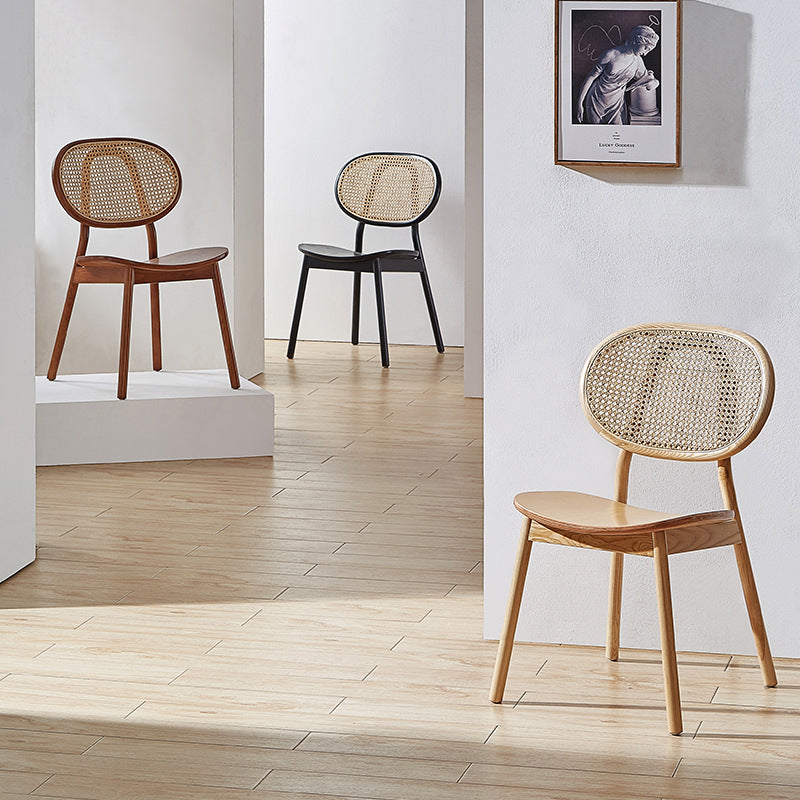 Moderner minimalistischer quadratischer gebogener Holz-Rattan-Esszimmerstuhl mit Rückenlehne für das Esszimmer 
