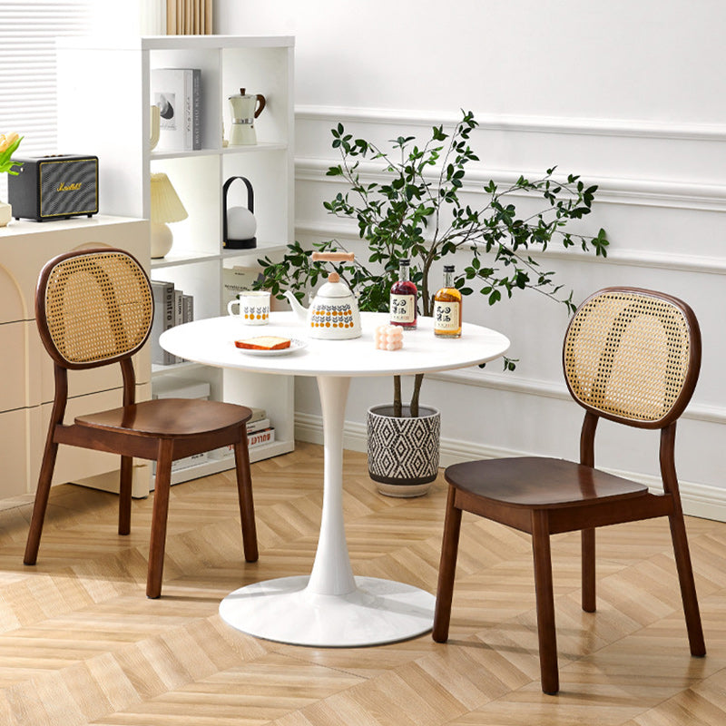 Moderner minimalistischer quadratischer gebogener Holz-Rattan-Esszimmerstuhl mit Rückenlehne für das Esszimmer 