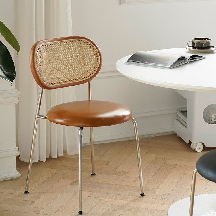 Chaise de salle à manger contemporaine nordique en rotin carré avec dossier en fer et cuir PU rembourré 