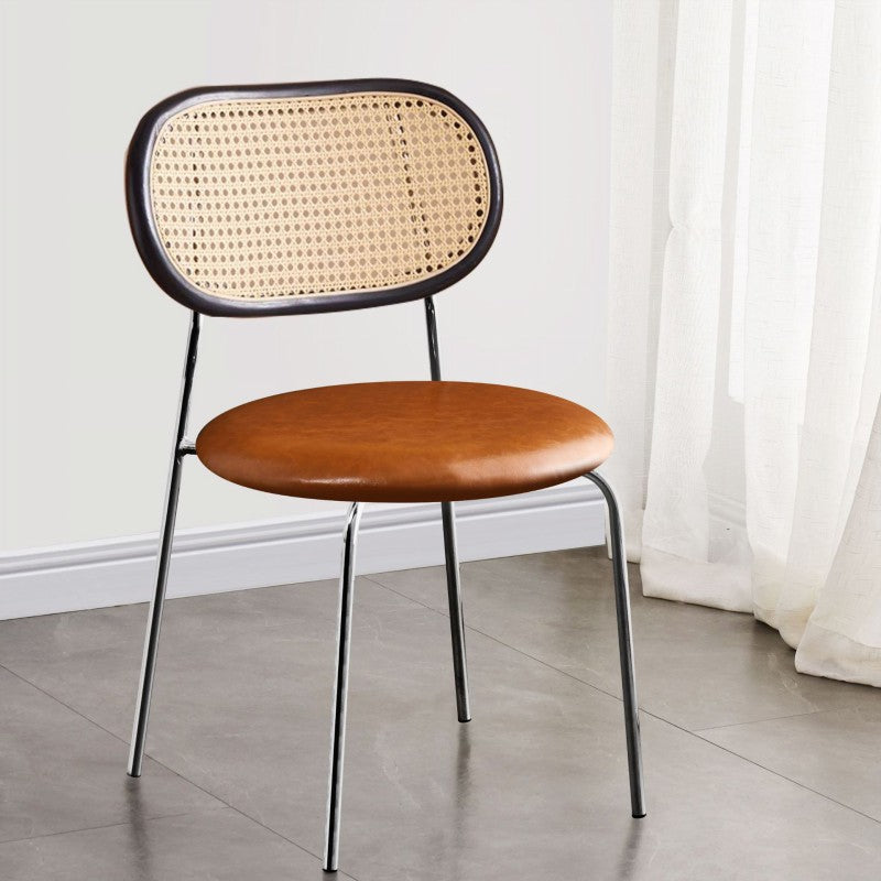 Chaise de salle à manger contemporaine nordique en rotin carré avec dossier en fer et cuir PU rembourré 