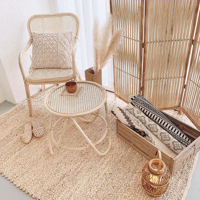 Respaldo de silla de comedor de ratán tejido cuadrado retro contemporáneo con reposabrazos para comedor 