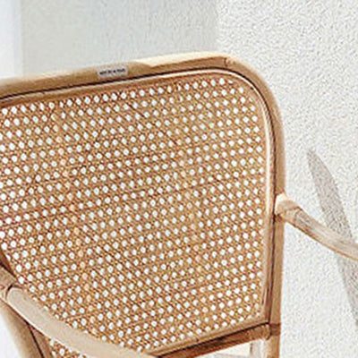 Respaldo de silla de comedor de ratán tejido cuadrado retro contemporáneo con reposabrazos para comedor 