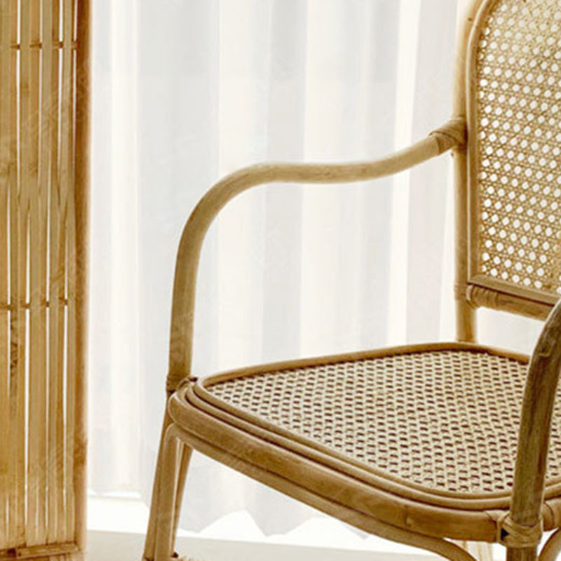 Respaldo de silla de comedor de ratán tejido cuadrado retro contemporáneo con reposabrazos para comedor 