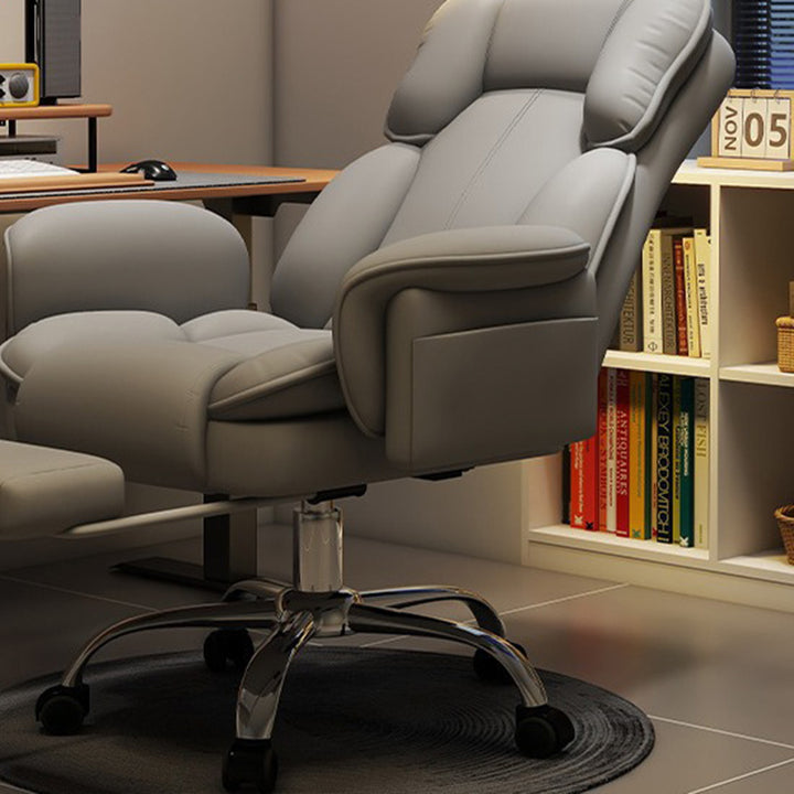 Silla de gaming contemporánea de lujo, cuadrada, de cuero de microfibra, resistente a arañazos, de aleación de aluminio, con respaldo y reposapiés ajustables para estudio 