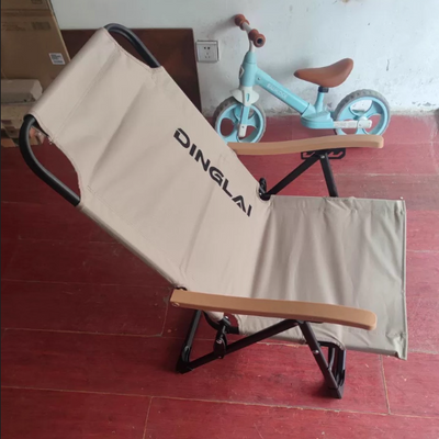 Chaise de camping pliable contemporaine en tissu Oxford carré avec cadre en acier au carbone, dossier et accoudoir en bois pour terrasse extérieure 
