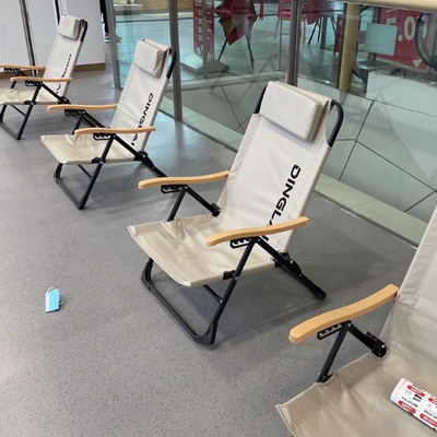 Chaise de camping pliable contemporaine en tissu Oxford carré avec cadre en acier au carbone, dossier et accoudoir en bois pour terrasse extérieure 