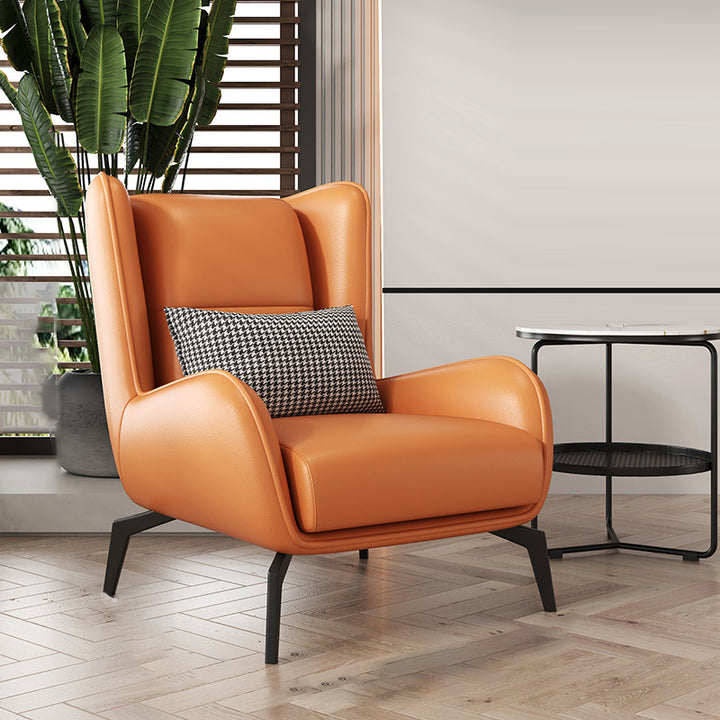 Chaise d'appoint contemporaine scandinave en similicuir Nappa avec revêtement, dossier ailé et accoudoirs évasés pour salon 