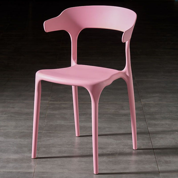 Silla de comedor apilable de plástico cuadrada escandinava contemporánea con respaldo en arco para comedor 