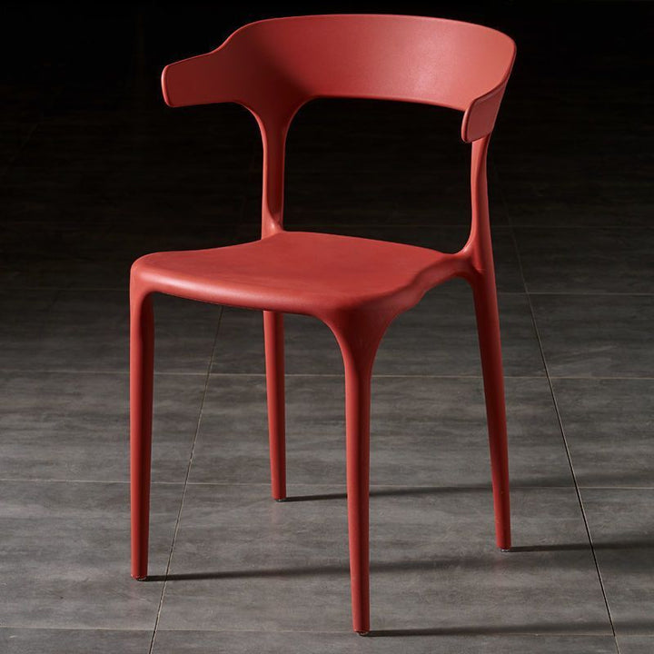 Silla de comedor apilable de plástico cuadrada escandinava contemporánea con respaldo en arco para comedor 