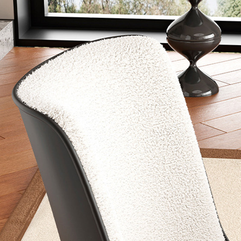 Chaise de Salle à Manger Moderne en Cuir Luxueux Courbé avec Dossier en Acier au Carbone 