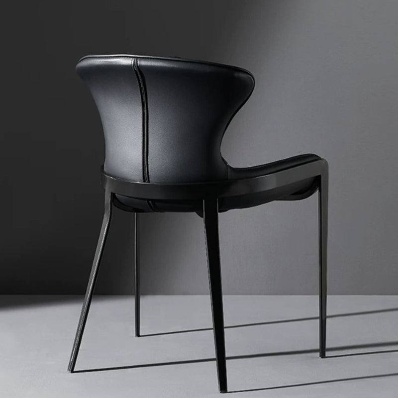 Chaise de Salle à Manger Moderne en Cuir Luxueux Courbé avec Dossier en Acier au Carbone 