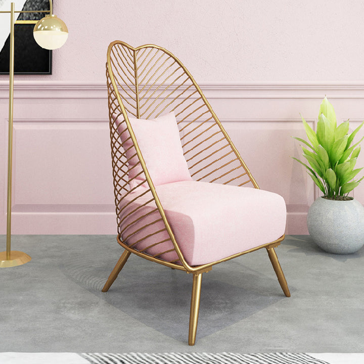 Chaise d'appoint contemporaine nordique en velours avec cadre en métal feuille de bananier et dossier pour salon 