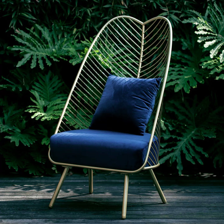 Chaise d'appoint contemporaine nordique en velours avec cadre en métal feuille de bananier et dossier pour salon 
