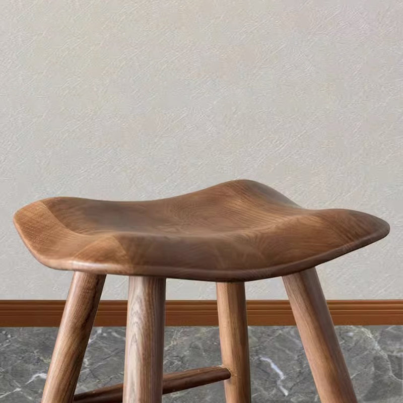 Zeitgenössischer nordischer quadratischer Barhocker aus Leder und Edelstahl mit niedriger Rückenlehne für das Esszimmer 