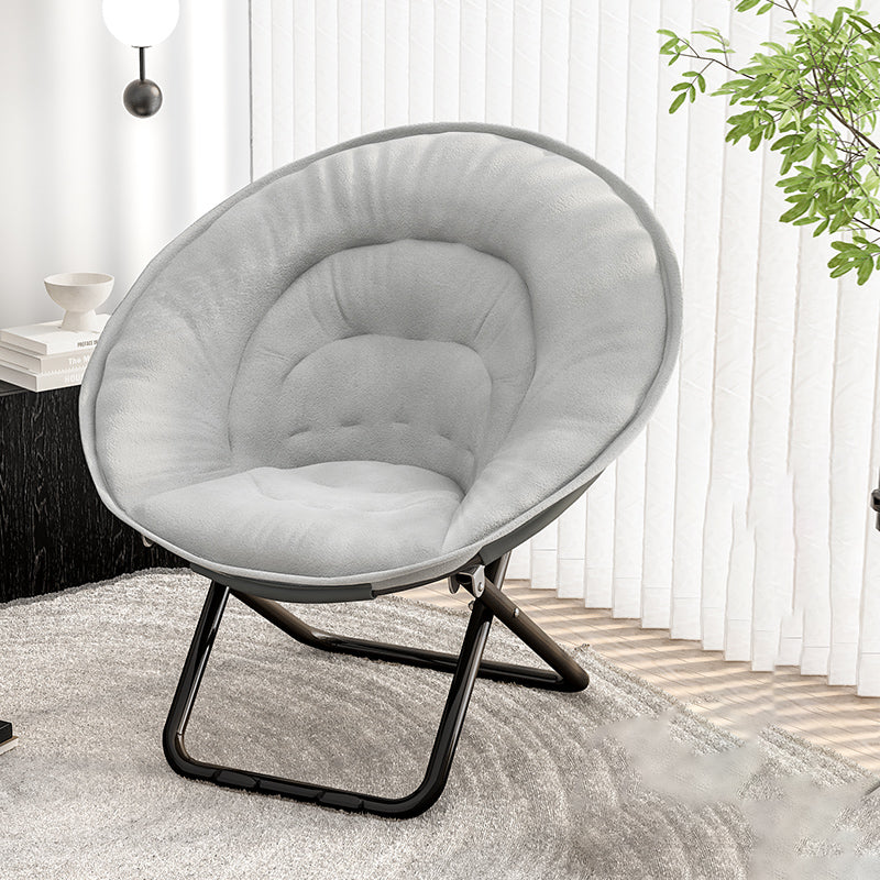 Silla reclinable plegable con respaldo de terciopelo redondo nórdico contemporáneo y estructura de acero al carbono en forma de X para sala de estar 