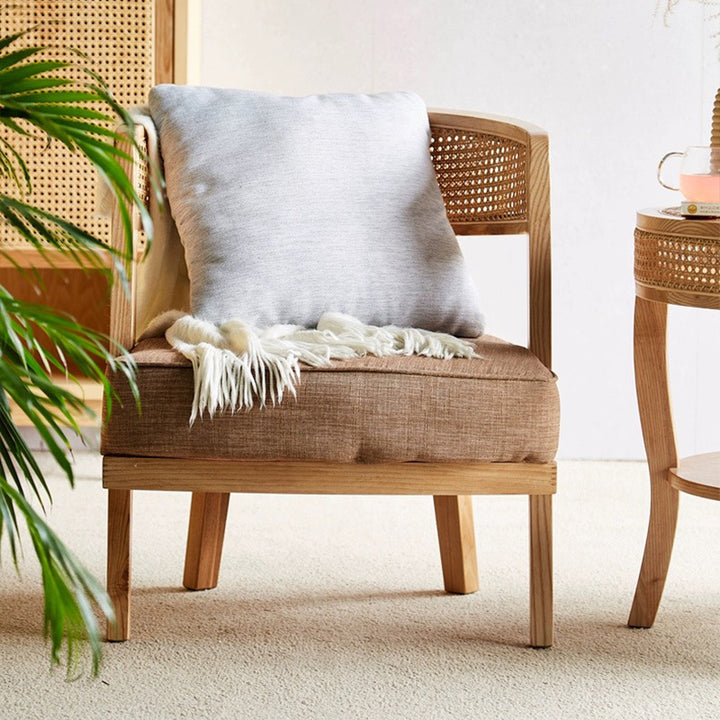 Cadre en bois de frêne rétro contemporain Chaise d'appoint en coton et lin Tissage en rotin Arc arrière pour salon 