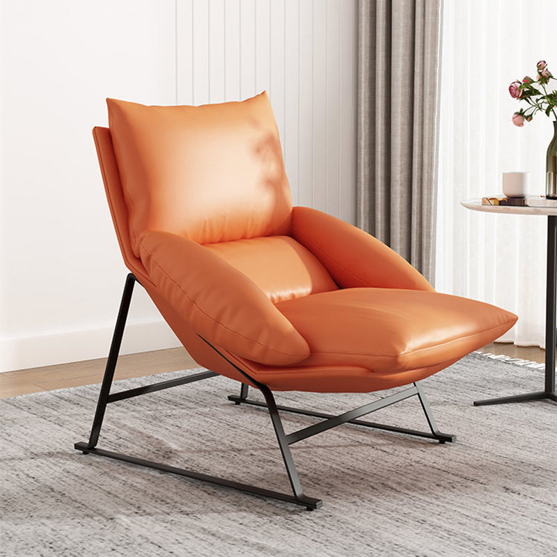 Sillón decorativo contemporáneo de lujo con respaldo curvo, tapizado en tela sintética y estructura de hierro para sala de estar 