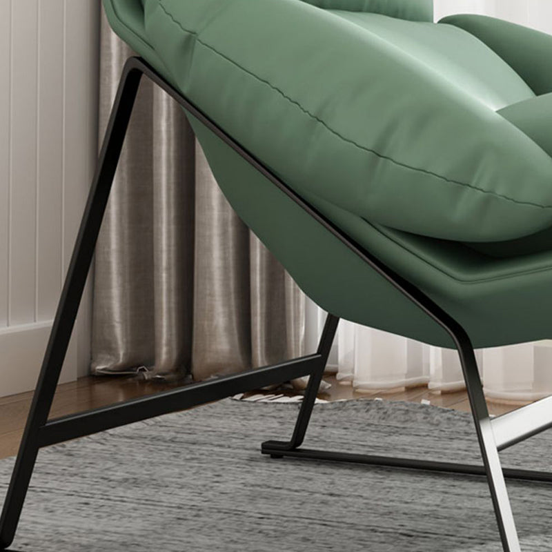 Sillón decorativo contemporáneo de lujo con respaldo curvo, tapizado en tela sintética y estructura de hierro para sala de estar 