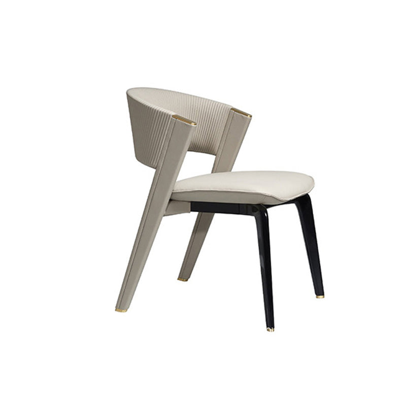 Chaise de salle à manger moderne en cuir microfibre carrée avec cadre en métal et dossier arqué pour salle à manger 