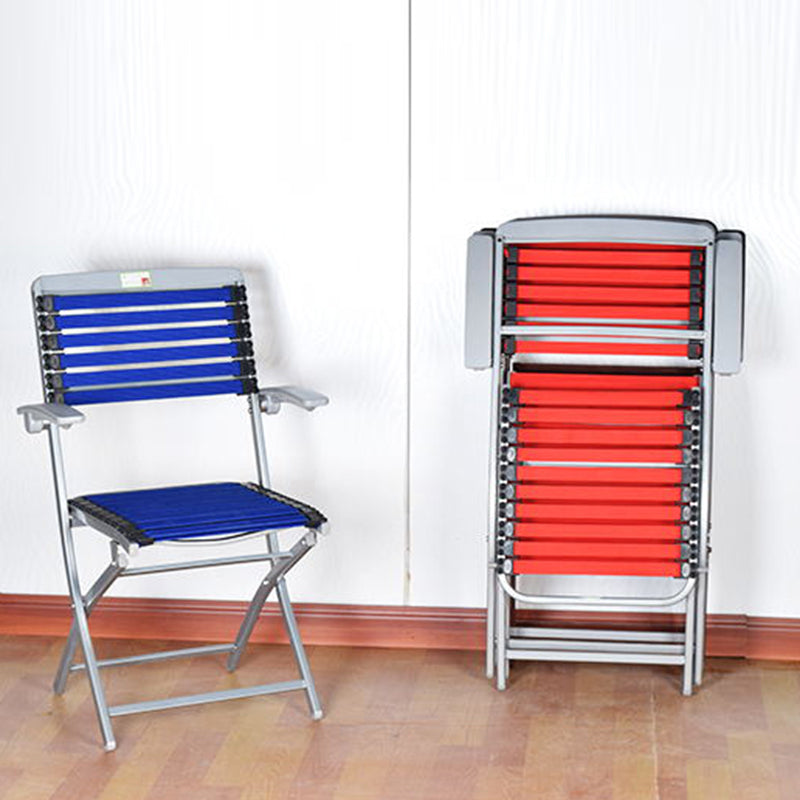 Moderner Luxus PU-Leder gepolsterter Esszimmerstuhl mit Flügelrückenlehne ohne Armlehnen für das Esszimmer 