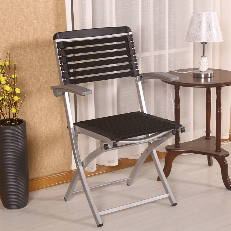 Moderner Luxus PU-Leder gepolsterter Esszimmerstuhl mit Flügelrückenlehne ohne Armlehnen für das Esszimmer 