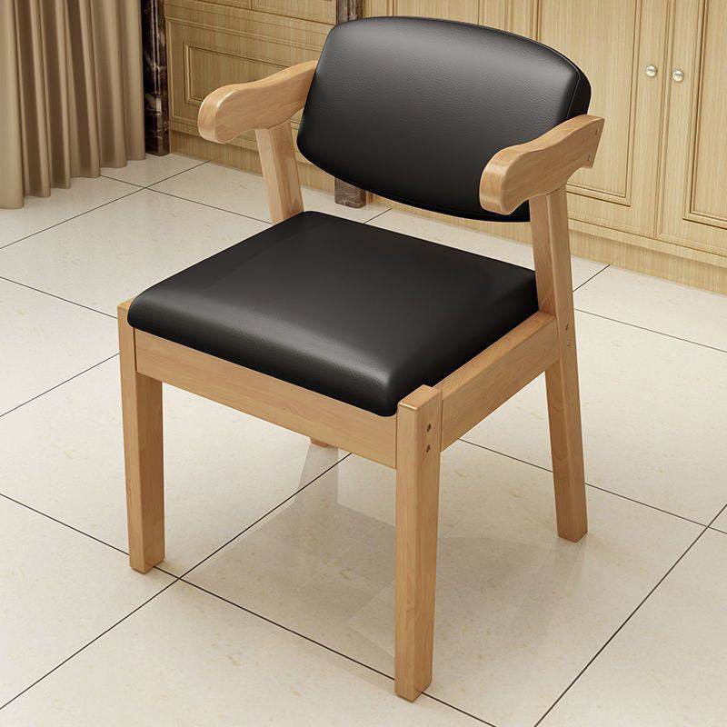 Chaise de Salle à Manger Moderne en Cuir Luxueux Courbé avec Dossier en Acier au Carbone 