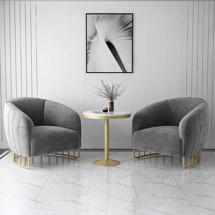 Chaise d'appoint contemporaine de luxe en velours incurvé avec dossier en fer pour salon 