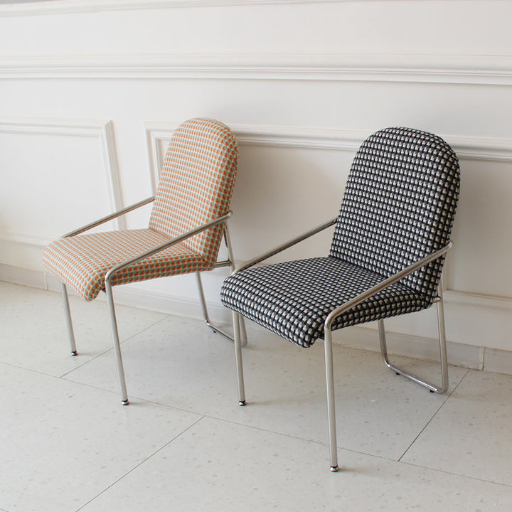 Chaise de salle à manger contemporaine nordique en flanelle incurvée avec dossier et pieds en acier inoxydable 