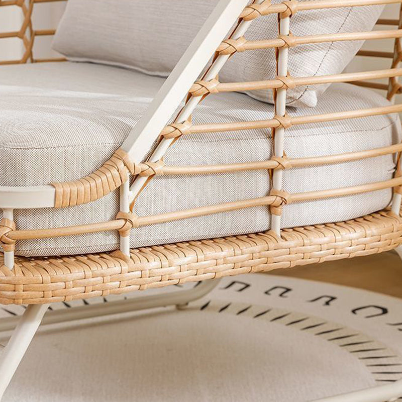 Zeitgenössischer Boho-Quadrat-PE-Rattan-Webstuhl aus Kohlenstoffstahl mit Rückenlehne für das Wohnzimmer 