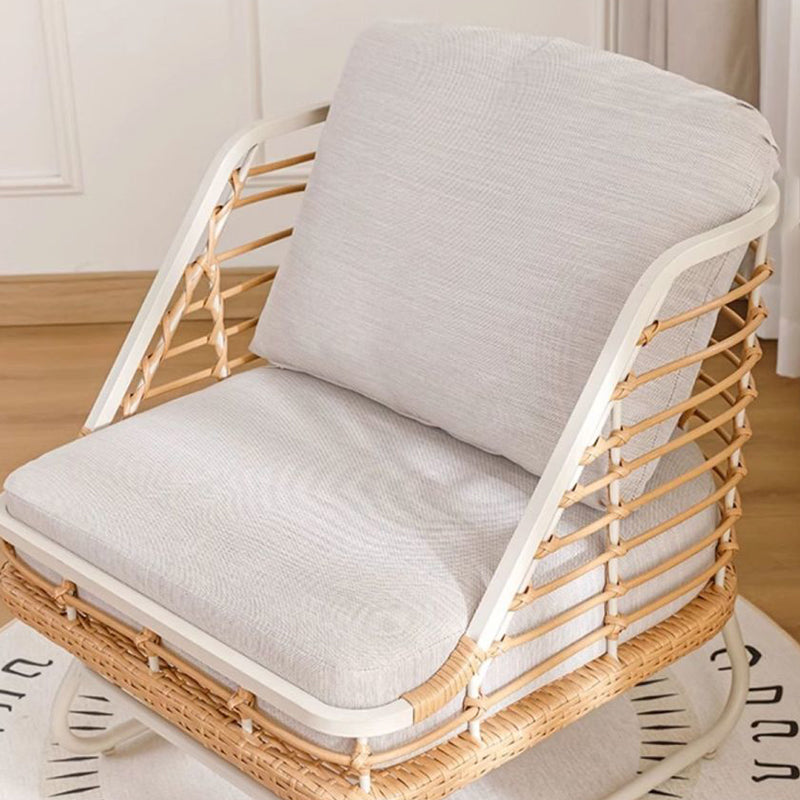 Zeitgenössischer Boho-Quadrat-PE-Rattan-Webstuhl aus Kohlenstoffstahl mit Rückenlehne für das Wohnzimmer 