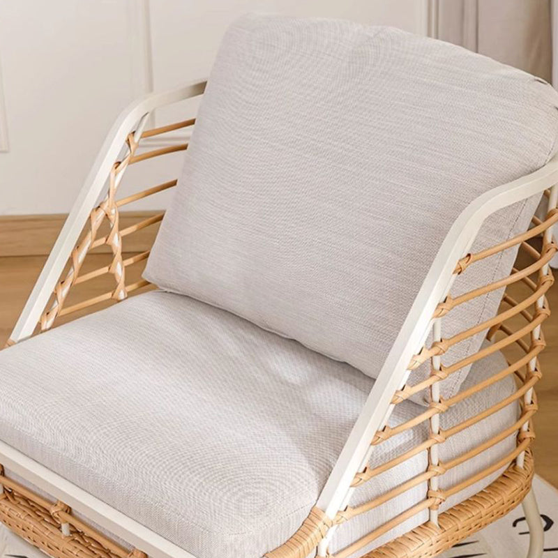 Zeitgenössischer Boho-Quadrat-PE-Rattan-Webstuhl aus Kohlenstoffstahl mit Rückenlehne für das Wohnzimmer 