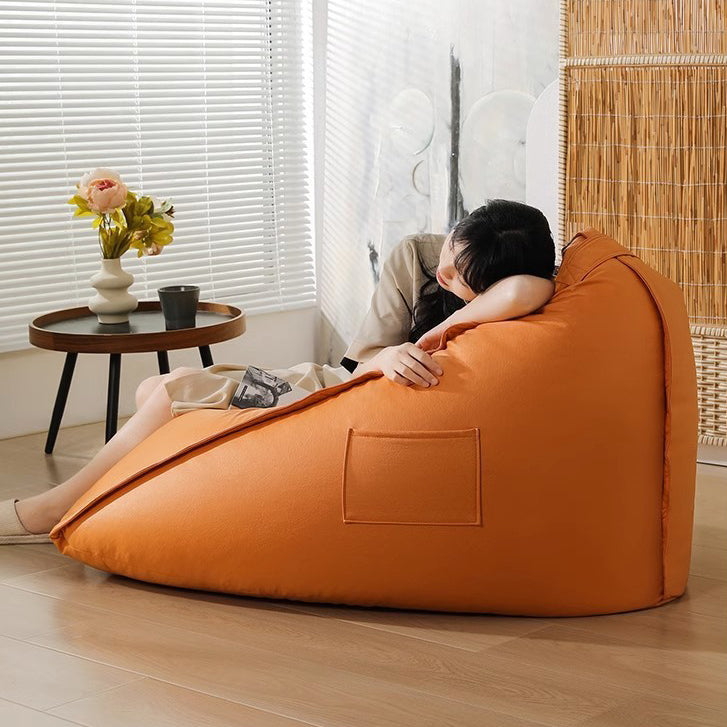 Silla reclinable de bolsa de frijoles de tela técnica triangular escandinava contemporánea para sala de estar 