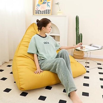 Silla reclinable de bolsa de frijoles de tela técnica triangular escandinava contemporánea para sala de estar 