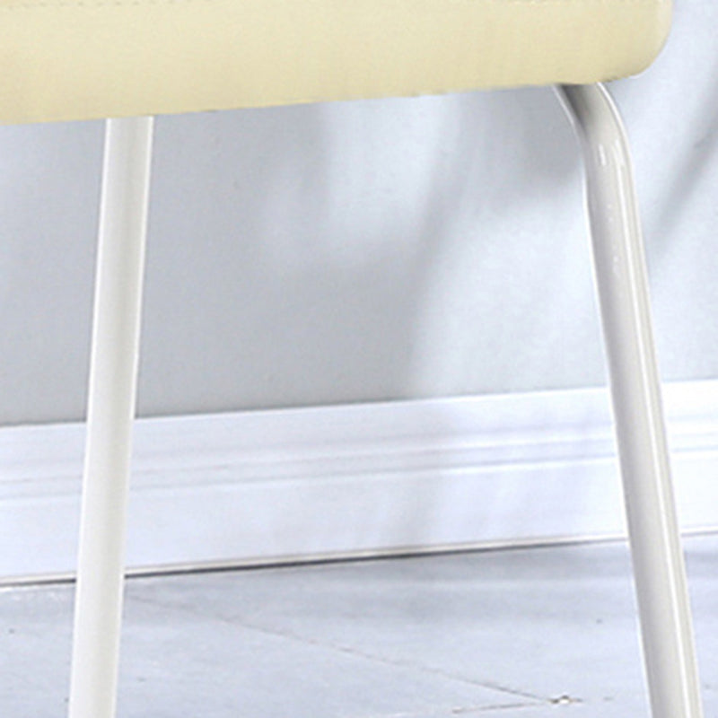 Taburete de tocador apilable con respaldo de cuero escandinavo contemporáneo y estructura de acero al carbono para dormitorio 