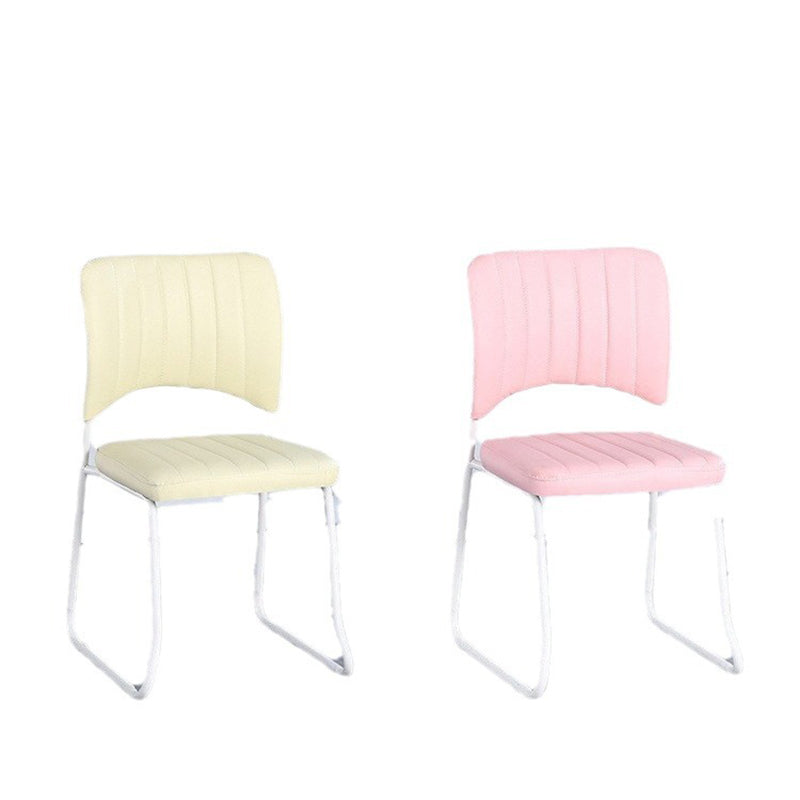 Taburete de tocador apilable con respaldo de cuero escandinavo contemporáneo y estructura de acero al carbono para dormitorio 