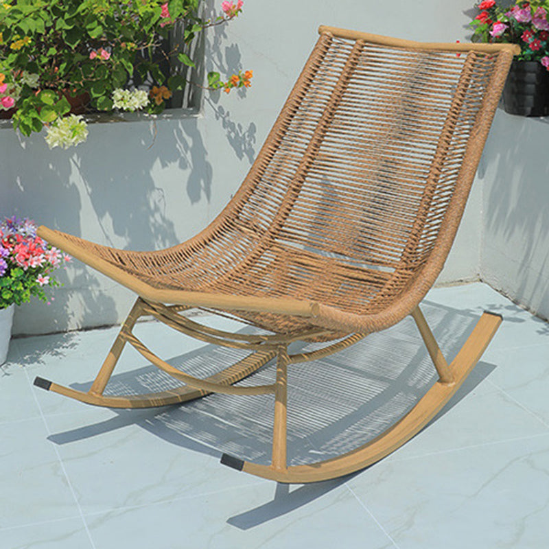 Zeitgenössischer Boho Arc Flechtseil Massivholzrahmen Schaukelstuhl Rückenlehne für Balkon 